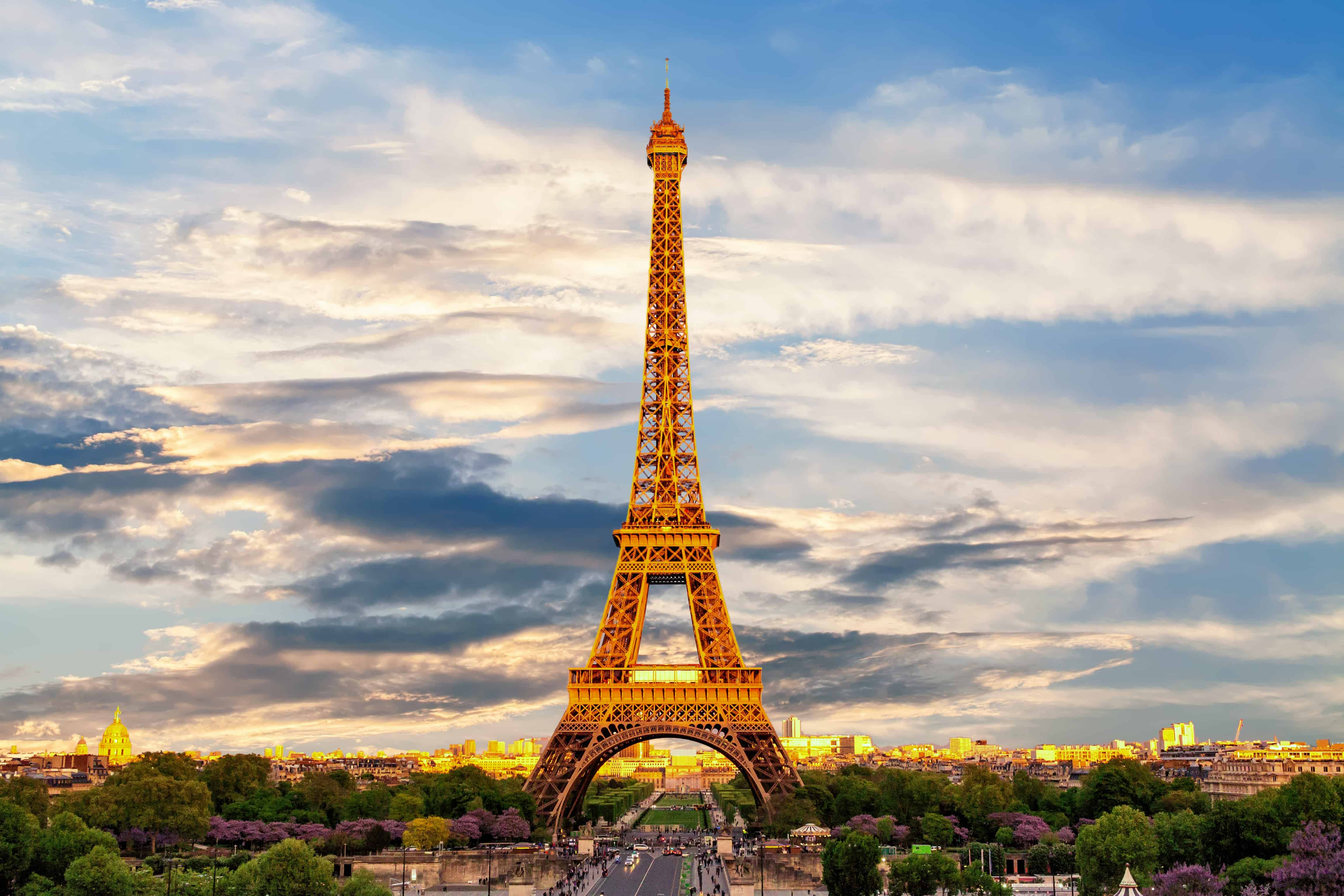 eiffel-tower-3349075 eiffel-tower-3349075